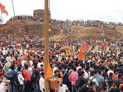 Shivgarganee Thumudumba Raigad; The presence of the four ambassadors of the four countries along with Shiv devotees | शिवगर्जनेने दुमदुमला रायगड; शिवभक्तांसह चार देशांच्या राजदूतांची हजेरी