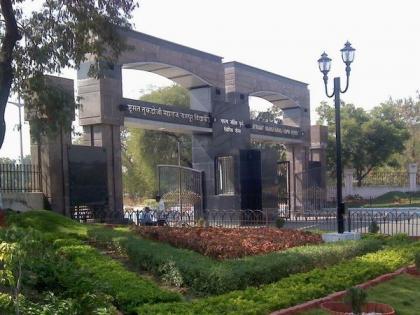 Tensions at Nagpur University; No discussion, no proposal ... Senate dissolved in two minutes | नागपूर विद्यापीठात तणाव; ना चर्चा, ना प्रस्ताव... दोन मिनिटांत ‘सिनेट’ विसर्जित