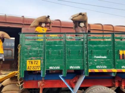 Shocking! Virur railway station on the Maharashtra-Telangana border is a major hub for rice smugglers | धक्कादायक! महाराष्ट्र-तेलंगणाच्या सीमेवरचे विरूर रेल्वे स्टेशन आहे तांदूळ तस्करांचा मोठा अड्डा