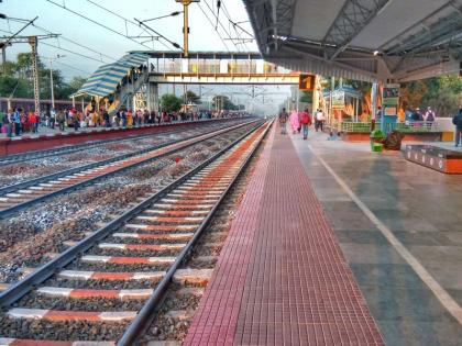 Parental disputes lead to divorce The boy worried took extreme steps jumped in front of the train | आई वडिलांचा वाद घटस्फोटापर्यंत; मुलगा चिंतेत, उचलले टोकाचे पाऊल, रेल्वेसमोर उडी