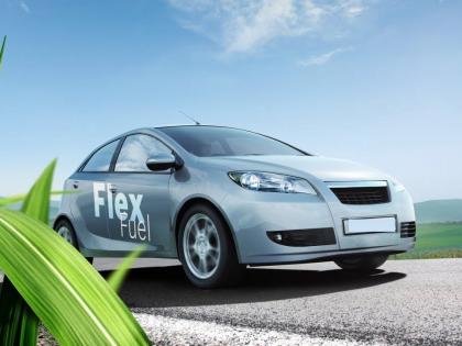 Fill ethanol instead of petrol! Toyota to unveil India's first flex fuel car in India on September 28 | Flex Fuel Car: पेट्रोल ऐवजी इथेनॉल भरा! देशातील पहिली फ्लेक्स फ्युएल कार लाँच होणार; काऊंटडाऊन सुरु