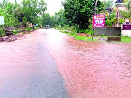 Sateli-Bhedshi causeway under water, life disrupted: Rains continue in Dodamarg taluka | साटेली-भेडशी कॉजवे पाण्याखाली, जनजीवन विस्कळीत