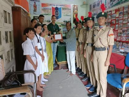 2500 rakhi sent by NCC student soldiers to border soldiers | एनसीसी छात्र सैनिकांकडून २५०० राख्या सीमेवरील सैनिकांना पाठविल्या 