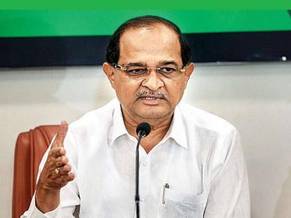 Give milk a purchase price of Rs 35 per litre, Radhakrishna Vikhe-Patil instructs milk unions | दुधाला ३५ रुपये प्रतिलिटर खरेदी दर द्या, दूध संघांना राधाकृष्ण विखे-पाटील यांचे निर्देश