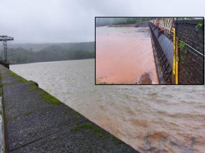 Radhanagari Dam 75 percent full, discharge by 1,400 cusecs | कोल्हापुरातील राधानगरी धरण ७५ टक्के भरले, १४०० क्यूसेकने विसर्ग; स्वयंचलित दरवाजाजवळ आलं पाणी