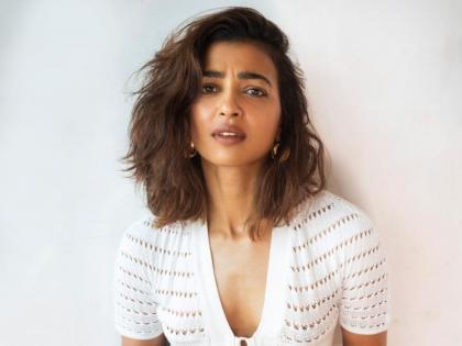 Radhika Apte shared a video of the injury on the set, fans were worried | बाबो..! राधिका आपटेनं सेटवर झालेल्या दुखापतीचा व्हिडीओ केला शेअर, चाहते पडले चिंतेत