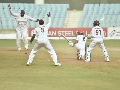 AFGvsWI: Rahkeem Cornwall has so far career-best 6 wicket at on Day 1 of inaugural Test match between AFG and WI  | AFGvsWI : 140 किलोच्या 'वजनदार' गोलंदाजाच्या फिरकीची जादू; भारतीय खेळपट्टीवर नोंदवला विक्रम
