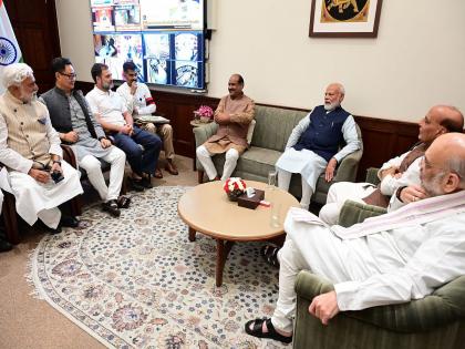 After monsoon session, a tea meeting with Lok Sabha Speaker Om Birla was attended by PM Narendra Modi, Congress MP and Leader of Opposition Rahul Gandhi | अनौपचारिक बैठकीत पंतप्रधान नरेंद्र मोदी अन् राहुल गांधी यांची 'चाय पे चर्चा'