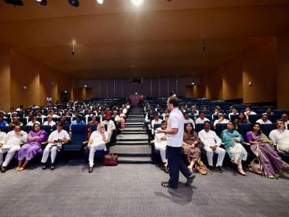 Rahul Gandhi gave this advice to Congress leaders, planned a strategy, BJP leaders will be in a hurry to respond | राहुल गांधींनी काँग्रेस नेत्यांना दिला असा कानमंत्र, आखली रणनीती, उत्तर देताना भाजपा नेत्यांची होणार पळापळ Rahul Gandhi gave this advice to Congress leaders, planned a strategy, BJP leaders will be in a hurry to respond | राहुल गांधींनी काँग्रेस नेत्यांना दिला असा कानमंत्र, आखली रणनीती, उत्तर देताना भाजपा नेत्यांची होणार पळापळ