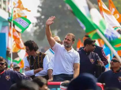 Rain of flowers from people in Rahul Gandhi's Bharat Jodo Nyaya Yatra, two-way crowd; Excitement at Mumbra | राहुल गांधी यांच्या भारत जोडो न्याय यात्रेत लोकांकडून फुलांचा वर्षाव, दुतर्फा गर्दी; मुंब्रा येथे उत्साह