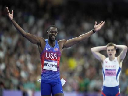 rai benjamin, son of former west indies cricketer winston benjamin, won two gold medals for america at paris olympics 2024 | वेस्ट इंडिजच्या माजी क्रिकेटपटूच्या लेकाची 'गोल्ड'न कामगिरी; २ सुवर्ण जिंकताच बापमाणूस भारावला