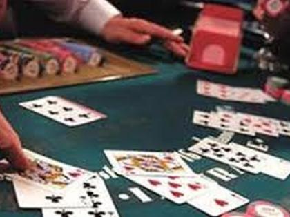 Akola: Raids on gambling in the old city; 2 lakh worth of property confiscated | अकोला : जुने शहरातील जुगारावर छापेमारी; २ लाखांचा मुद्देमाल जप्त