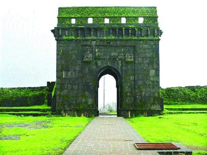 Atal Bihari Vajpayee: The Prime Minister dreaming of development in Raigad | Atal Bihari Vajpayee : रायगड विकासाचे स्वप्न पाहणारे पंतप्रधान