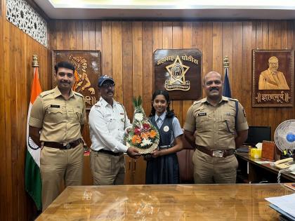 Raigad: District Superintendent of Police on behalf of the student | Raigad: विद्यार्थ्यीनीच्या हाकेला जिल्हा पोलिस अधीक्षकांची साद