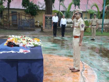 Raigad Police Dog 'Myelo' passed away | गुन्हे अन्वेषण विभागात अनन्यसाधारण कामगिरी बजावलेल्या पोलीस डॉग 'मायलो 'चे निधन 