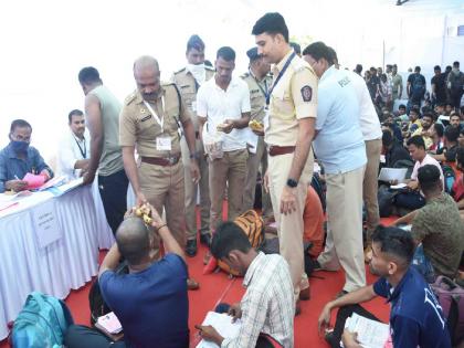 377 people showed field skills for 6 diver seats! District police recruitment process started with enthusiasm | डायव्हरच्या ६ जागासाठी ३७७ जणांनी दाखविले मैदानी कौशल्य ! जिल्हा पोलीस भरतीच्या प्रक्रियेला उत्साहात प्रारंभ