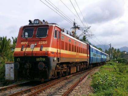 Two days mega block on Pune Miraj route Some trains canceled due to doubling work | पुणे - मिरज मार्गावर दोन दिवस मेगा ब्लॉक; दुहेरीकरणाचे काम सुरु असल्याने काही गाड्या रद्द