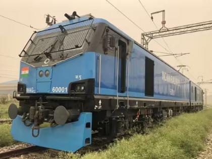 Wow! Jalna-Manmad Railway Full 'Charge', train with electric engine that can run anytime | व्वा! जालना- मनमाड रेल्वेमार्ग फुल ‘चार्ज’, कधीही धावू शकेल इलेक्ट्रिक इंजिनसह रेल्वे