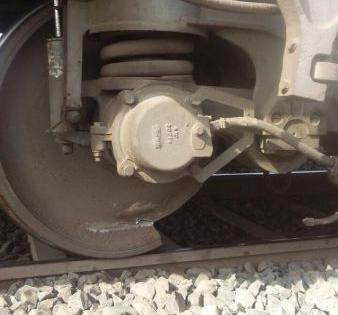 Gorakhpur-Yashwantpur express wheel broken in Katol area of ​​Nagpur | नागपूरनजीकच्या काटोल भागात गोरखपूर-यशवंतपूर एक्सप्रेसचे चाक तुटले