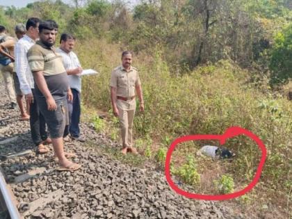 One died on the spot after falling from the train, incident at Sakedi in Sindhudurg | रेल्वेतून तोल जाऊन पडल्याने एकाचा जागीच मृत्यू, सिंधुदुर्गमधील साकेडी येथील घटना