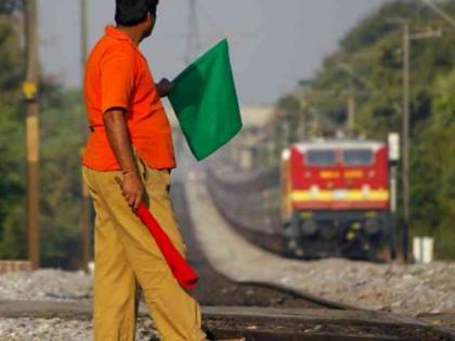 Railway employees now fear dengue, including corona, dengue larvae in the workshop | रेल्वेच्या कर्मचाऱ्यांना कोरोनासह आता डेंग्यूची भीती, कार्यशाळेत डेंग्यूच्या अळ्या