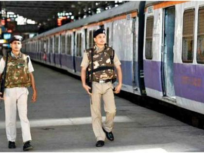 proper deployment of railway police at major stations six thousand soldiers deployed for passenger security | प्रमुख स्थानकांवर रेल्वे पोलिसांचा चोख बंदोबस्त; प्रवासी सुरक्षेसाठी सहा हजार जवान तैनात 