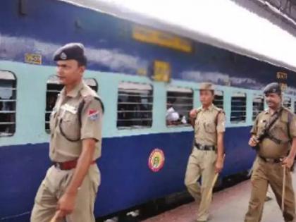 MPDA action by Railway Police against notorious gangsters; ARPs in the colony provided are stationed for one year | कुख्यात गुंडाविरुध्द रेल्वे पोलीसांची एमपीडीए कारवाई; पुरपीडीत काॅलनीतील आराेपीस केले एक वर्षासाठी स्थानबध्द