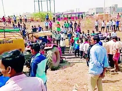 Water tankers flowing on the railway track in Nagpur | नागपुरात रेल्वे रुळावर चढले भरधाव पाण्याचे टँकर