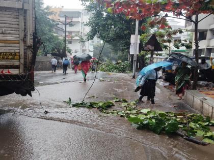 Pune Rain residents will experience light rain throughout the afternoon The flight of citizens is staggering | Pune Rain: भर दुपारीच पुणेकरांवर हलक्या सरींची बरसात; नागरिकांची उडाली तारांबळ