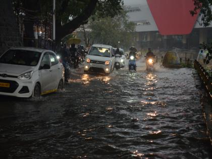 Pune Rain: Record break in 2 hours in Pune; Due to the torrential rains, the roads are flooded and life is disrupted | Pune Rain: पुण्यात 2 तासांत रेकॉर्ड ब्रेक; तुफानी पावसाने रस्त्यांना नद्यांचे स्वरूप, जनजीवनही विस्कळीत