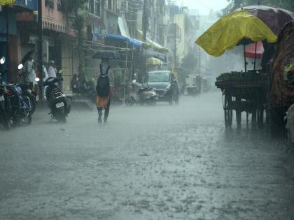 In Marathwada, it is drizzling, and there is heavy rain | मराठवाड्यात कुठे रिमझिम, तर कुठे जोरदार पाऊस