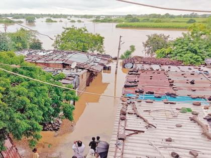 Torrential rains in Marathwada; Record-breaking rains in Nanded, Latur, 2600 villages hit by heavy rain | मराठवाड्यात मुसळधार; नांदेड, लातूरमध्ये रेकॉर्डब्रेक पाऊस, २६०० गावांना अतिवृष्टीचा तडाखा Torrential rains in Marathwada; Record-breaking rains in Nanded, Latur, 2600 villages hit by heavy rain | मराठवाड्यात मुसळधार; नांदेड, लातूरमध्ये रेकॉर्डब्रेक पाऊस, २६०० गावांना अतिवृष्टीचा तडाखा