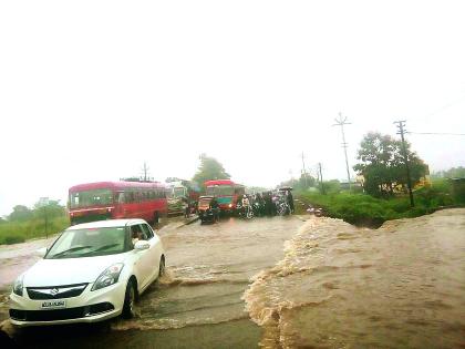 Heavy showers of rain | पावसाची दमदार हजेरी