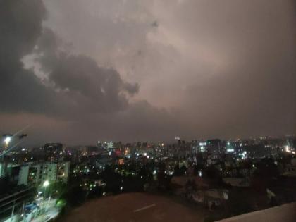 A destructive cloud over the heads of Punekars Hence the heavy rain with gale force winds | Heavy Rain: पुणेकरांच्या डोक्यावर विद्ध्वंसक ढग; म्हणूनच वादळी वाऱ्यासह मुसळधार पाऊस