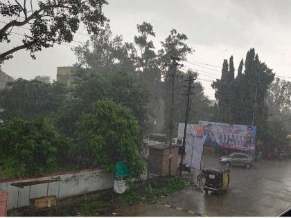 Relief for farmers! Heavy rain in Hingoli after a month | शेतकऱ्यांना दिलासा! महिनाभरानंतर हिंगोलीत धुवॉंधार पाऊस