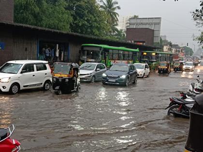 Sweater or Raincoat A heavy presence of rain in Pune during the winter season | Video: 'स्वेटर' घ्यायचे की 'रेनकोट'? ऐन थंडीच्या हंगामात पुण्यात पावसाची जोरदार हजेरी