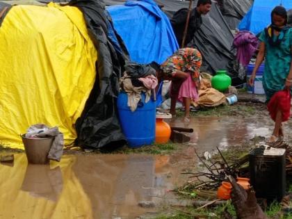 Heavy rains in Kolhapur district | कोल्हापूर जिल्ह्याला अवकाळी पावसाने झोडपले; शिवारात, झोपडीत पाणीच पाणी