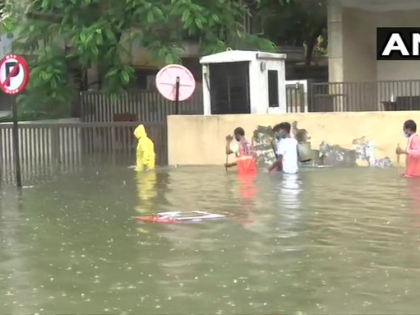 All offices in Mumbai except essential services, establishments closed, Mumbai Municipal Corporation information | Mumbai Rains: अत्यावश्यक सेवा वगळता सर्व कार्यालये, आस्थापने बंद; महापालिकेकडून नागरिकांना आवाहन