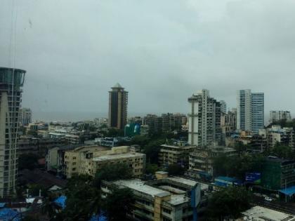 Heavy rain in the Mumbai & suburbs | मुंबईसह उपनगरात दमदार पाऊस 