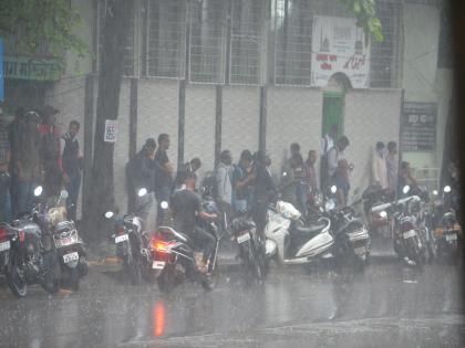 Presence of rain in Navratri Thunderstorms will occur from Sunday Meteorological Department predicts | नवरात्रात पावसाची हजेरी; रविवारपासून विजांच्या कडकडाटासह बरसणार, हवामान विभागाचा अंदाज