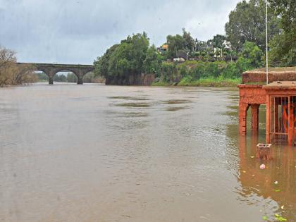 Heavy rain in Kolhapur district River levels rise due to increased water release from Varana, Radhanagari Dam | कोल्हापूर जिल्ह्यात जोरदार पाऊस; ‘वारणा’, ‘राधानगरी’चा विसर्ग वाढला, नद्यांच्या पातळीत वाढ Heavy rain in Kolhapur district River levels rise due to increased water release from Varana, Radhanagari Dam | कोल्हापूर जिल्ह्यात जोरदार पाऊस; ‘वारणा’, ‘राधानगरी’चा विसर्ग वाढला, नद्यांच्या पातळीत वाढ