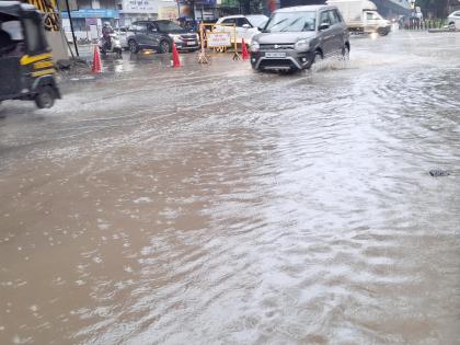 Heavy rain batters Pune; Roads turn into rivers, citizens stranded due to sudden rain | Pune Rain: पुण्यात पावसाची जोरदार बॅटिंग; रस्त्यांना नद्यांचे स्वरूप, अचानक सुरु झालेल्या पावसाने नागरिकांची तारांबळ