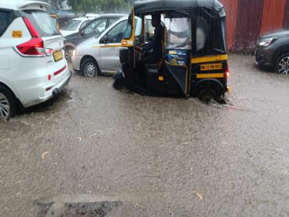 Heavy rains begin in Pune Pune people flock on holidays | Pune Rain: पुण्यात मुसळधार पावसाला सुरुवात; सुट्टीच्या दिवशी पुणेकरांची तारांबळ