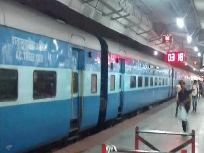 Central Railway services are smooth Mahalaxmi Express is on time | मध्य रेल्वेची सेवा सुरळीत; महालक्ष्मी एक्स्प्रेस वेळेतच! Central Railway services are smooth Mahalaxmi Express is on time | मध्य रेल्वेची सेवा सुरळीत; महालक्ष्मी एक्स्प्रेस वेळेतच!