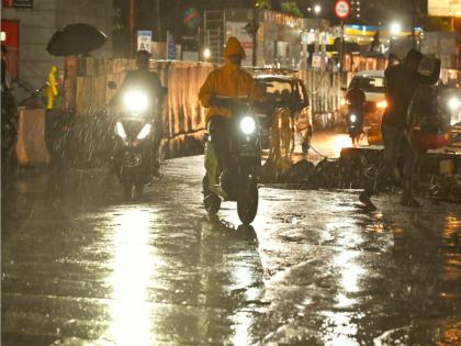 Heavy rains, lightning strike kills 4 in state; Pre-monsoon storm hits state | मुसळधारेने दाणादाण, राज्यात वीज पडून ४ ठार; मान्सूनपूर्व वादळी पावसाने राज्याला झोडपले Heavy rains, lightning strike kills 4 in state; Pre-monsoon storm hits state | मुसळधारेने दाणादाण, राज्यात वीज पडून ४ ठार; मान्सूनपूर्व वादळी पावसाने राज्याला झोडपले