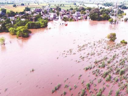 Solapur hit by floods; Citizens evacuated by airlifting and NDRF | सोलापूरला महापुराचा वेढा; एअरलिफ्टिंग अन् एनडीआरएफव्दारे नागरिकांचे स्थलांतर