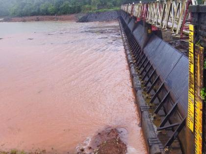 Rapid rise in water level of Radhanagari dam; Heavy rain continues in Kolhapur | राधानगरी धरणच्या पाणी पातळीत झपाट्याने वाढ; तुफान पाऊस सुरूच