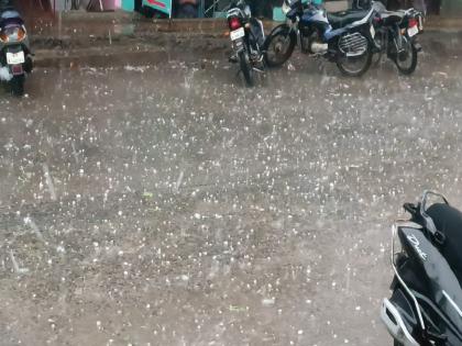 Washim district was hit by unseasonal weather for the third day in a row | वाशिम जिल्ह्याला सलग तिसऱ्या दिवशीही अवकाळीने झोडपले