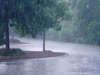 Heavy rain in Nagpur with lightning strikes | वीजांच्या कडकडाटासह नागपुरात जोरदार पाऊस, नागरिकांची उडाली तारांबळ