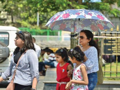 Climate in Maharashtra: Streams of sweat in Mumbai, rain warning in Vidarbha next three days | मुंबईत घामाच्या धारा, तर विदर्भात पावसाचा इशारा